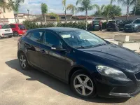 Usata Volvo V40 120 CV (88 kW) 2017 Nero Station wagon