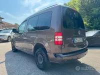 Usata VW Caddy Trendline 110 CV (80 kW) 2012 Marrone Monovolume