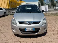 Usata Hyundai i20 Comfort 78 CV (57 kW) 2009 Grigio Utilitaria