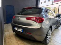 Usata Alfa Romeo Giulietta Exclusive 170 CV (125 kW) 2011 Grigio Utilitaria