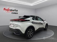 Usata Toyota C-HR Trend 190 CV (139 kW) 2024 Platinum pearl white & black SUV