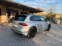 Usata VW Tiguan R-line 200 CV (147 kW) 2022 Nero SUV