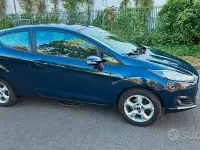 Usata Ford Fiesta Titanium 80 CV (58 kW) 2013 Blu Berlina