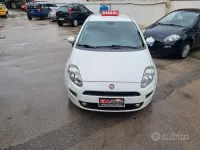Usata Fiat Punto Street 75 CV (55 kW) 2015 Bianco Utilitaria