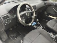 Usado VW Golf IV 75 CV (55 kW) 2002 Gris Berlina