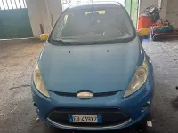 Usata Ford Fiesta Ghia 68 CV (50 kW) 2010 Bluazzurro Berlina