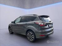 Usata Ford Kuga ST-Line 120 CV (88 kW) 2017 Grigio SUV
