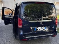 Usata Mercedes V250 Avantgarde 190 CV (139 kW) 2021 Blu Monovolume