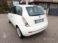 Usata Lancia Ypsilon 69 CV (50 kW) 2011 Bianco Utilitaria