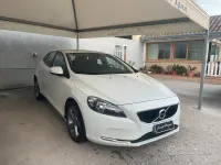 Usata Volvo V40 R-Design Momentum 120 CV (88 kW) 2016 Bianco Berlina