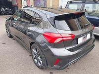 Usata Ford Focus ST-Line 120 CV (88 kW) 2021 Gray Berlina
