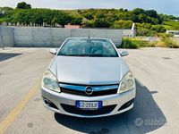 Usata Opel Astra Cabriolet Cosmo 150 CV (110 kW) 2007 Grigio Cabrio