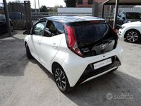 Usata Toyota Aygo Connect Style 72 CV (52 kW) 2020 Bianco Utilitaria