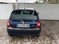 Usata Renault Clio II Expression 75 CV (55 kW) 2003 Blu Berlina