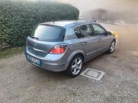 Usata Opel Astra Elegance 125 CV (91 kW) 2008 Argento Berlina