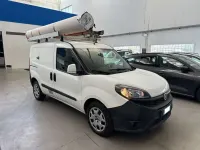 Usata Fiat Doblò 120 CV (88 kW) 2019 Bianco pastello Monovolume