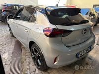 Usata Opel Corsa Design & Tech 100 CV (73 kW) 2023 Grigio Utilitaria