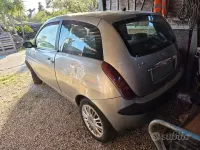 Usata Lancia Ypsilon 69 CV (50 kW) 2004 Grigio Utilitaria