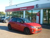 Usata Opel Corsa GS Line 101 CV (74 kW) 2023 Rosso metallizzato / nero Berlina