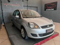 Usata Ford Fiesta Ghia 67 CV (49 kW) 2008 Argento Berlina