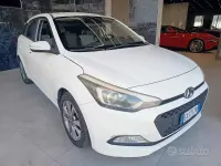 Usata Hyundai i20 Comfort 75 CV (55 kW) 2015 Bianco Berlina