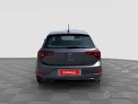 Usata VW Polo Life 95 CV (69 kW) 2023 Grigio Utilitaria
