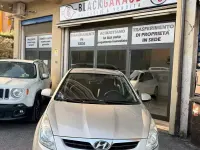Usata Hyundai i20 Comfort 78 CV (57 kW) 2011 Grigio Utilitaria