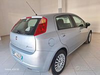 Usata Fiat Grande Punto 75 CV (55 kW) 2008 Grigio Utilitaria