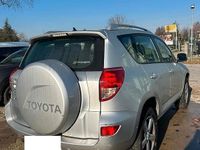 Usata Toyota RAV4 Luxury 136 CV (100 kW) 2008 Grigio Station wagon