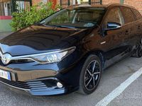 Begagnad Toyota Auris Hybrid Active 99 HK (72 kW) 2017 Blå Kombi
