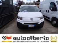 Usata Fiat Doblò 101 CV (74 kW) 2024 Bianco pastello Monovolume