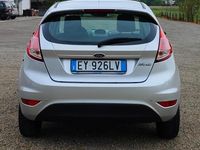 Usata Ford Fiesta 95 CV (69 kW) 2015 Grigio Berlina