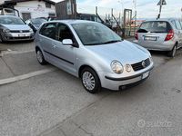 Usata VW Polo Comfortline 54 CV (39 kW) 2003 Grigio Berlina