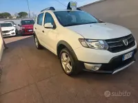 Usata Dacia Sandero Stepway 90 CV (66 kW) 2015 Bianco Berlina