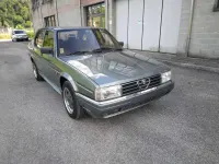 Usata Alfa Romeo 90 Quadrifoglio 156 CV (114 kW) 1986 Grigio neutro doppio strato Berlina