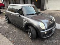 Usata Mini Cooper S 170 CV (125 kW) 2005 Grigio Utilitaria