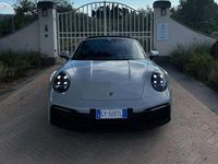 Usata Porsche 992 385 CV (283 kW) 2021 Grigio pastello Cabrio