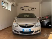 Usata Opel Corsa Cosmo 80 CV (58 kW) 2006 Grigio Utilitaria