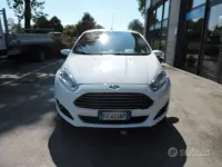 Usata Ford Fiesta Titanium 75 CV (55 kW) 2016 Bianco Utilitaria