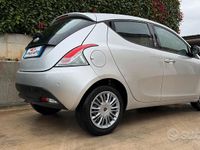 Usata Lancia Ypsilon 95 CV (69 kW) 2011 Grigio Utilitaria