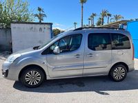 Käytetty Peugeot Partner 99 HP (72 kW) 2016 Harmaa Tila-auto