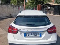 Usata Mercedes GLA200 136 CV (100 kW) 2019 Bianco SUV