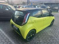 Usata Toyota Aygo Cool 69 CV (50 kW) 2017 Giallo e nero Utilitaria