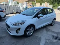 Usata Ford Fiesta 70 CV (51 kW) 2018 Bianco Utilitaria