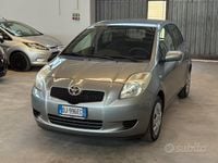 Usata Toyota Yaris Sol 69 CV (50 kW) 2008 Grigio Utilitaria
