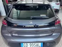 Usata Peugeot 208 101 CV (74 kW) 2020 Grigio Utilitaria