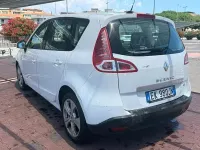 Usata Renault Scénic 110 CV (80 kW) 2011 Bianco Monovolume