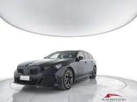 Usado BMW 520 M Sport 197 HP (144 kW) 2024 Azul Carrinha