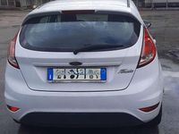 Usata Ford Fiesta 60 CV (44 kW) 2014 Bianco Berlina