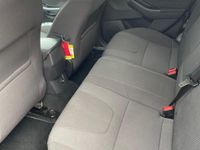 Usata Ford Focus 105 CV (77 kW) 2011 Grigio Berlina